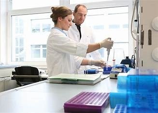 “Graph illustrating challenges in potency assays for CGT products.”